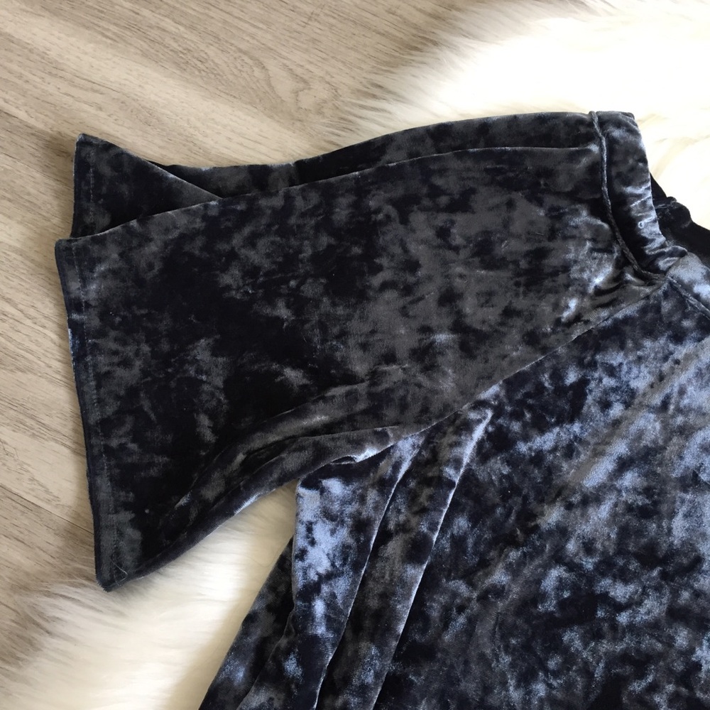 Off The Shoulder Crushed Velvet Top Size M - Picture 3 of 8